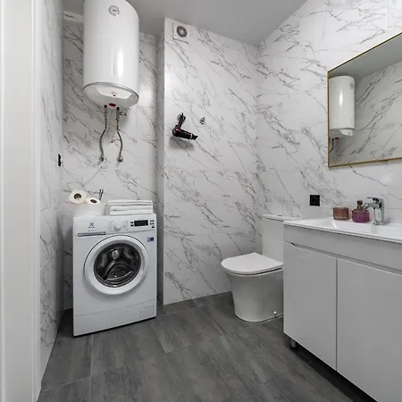 Apartment в жк лебединый, ревуцкого 40 в, метро харьковская позняки Kyiv