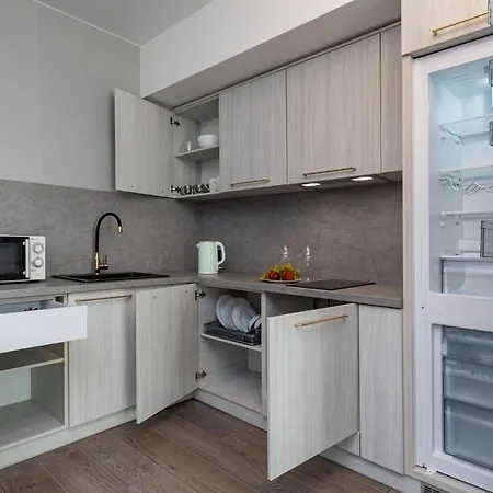 Apartment в жк лебединый, ревуцкого 40 в, метро харьковская позняки